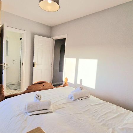 Cosy 3 Bedroom All Ensuites Galway Bagian luar foto