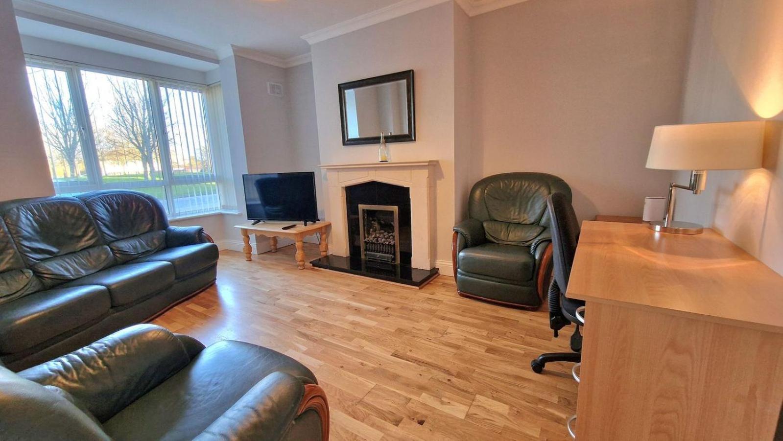 Cosy 3 Bedroom All Ensuites Galway Bagian luar foto