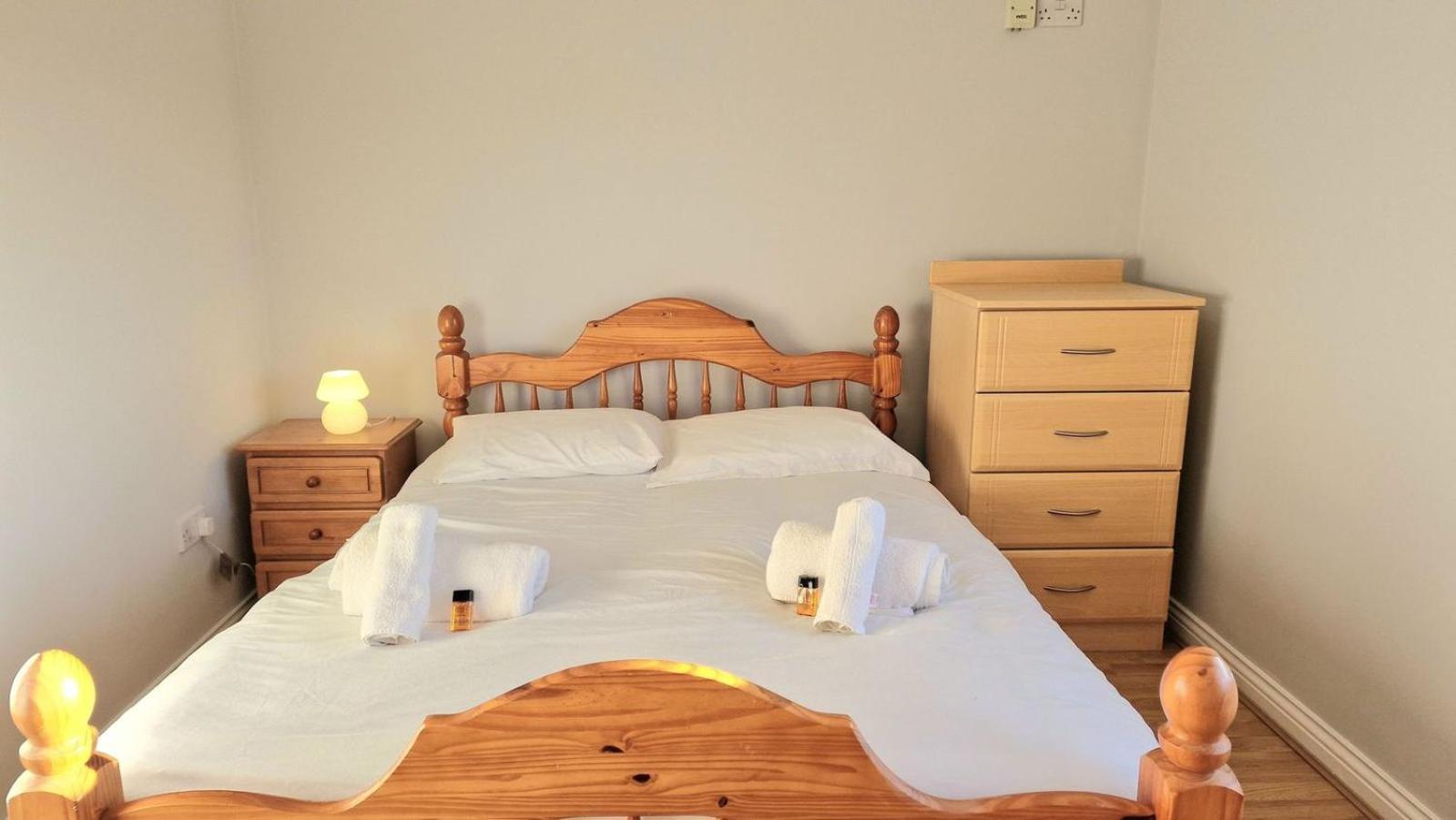 Cosy 3 Bedroom All Ensuites Galway Bagian luar foto